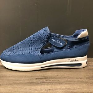 Women’s Orthopedic Velcro Fashion Shoes NWOT